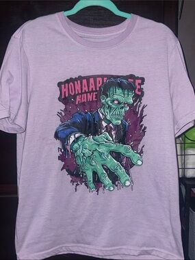 #154 Graphic Zombie Tee in Lavender with Green Print